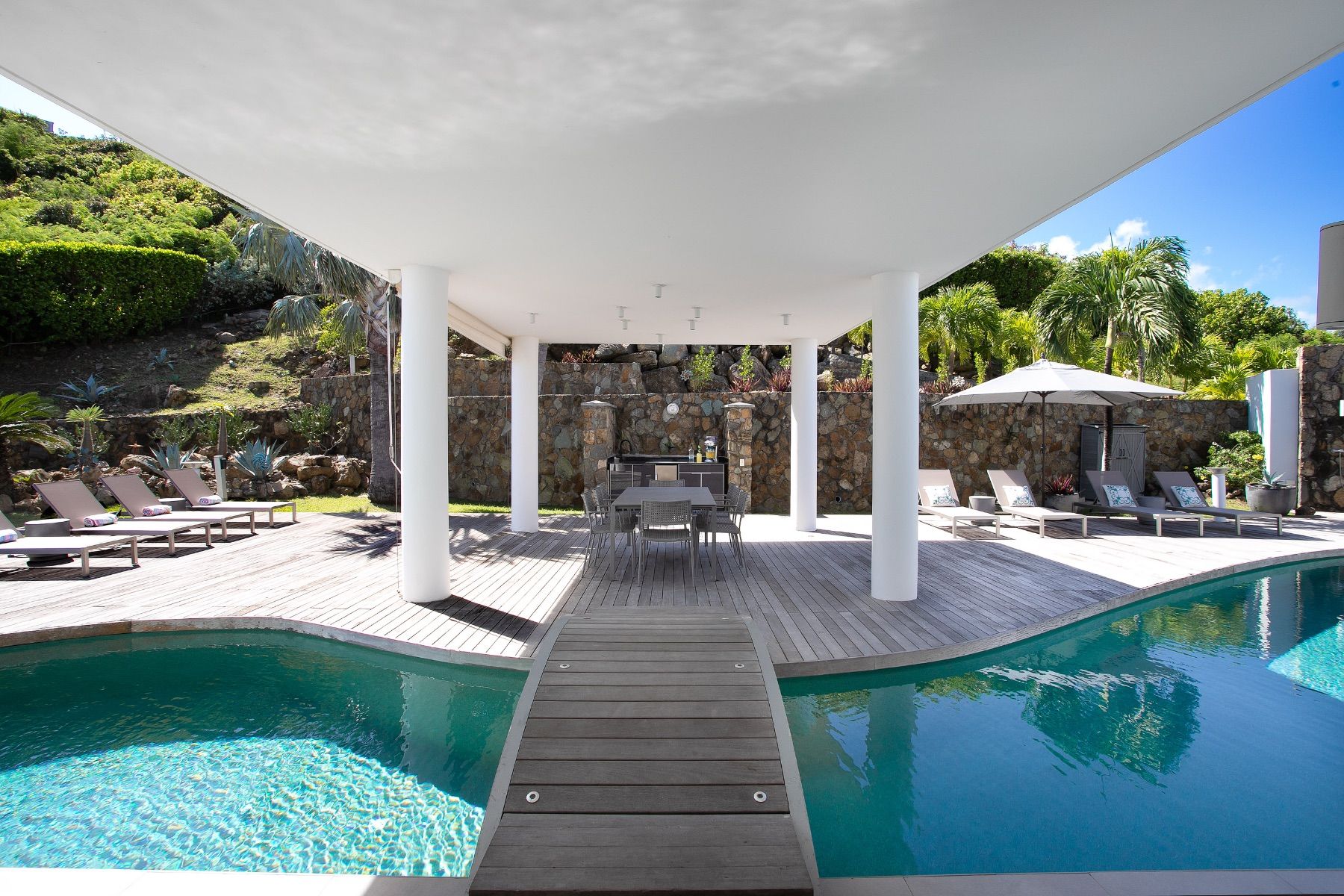 Five Minutes More villa photo.